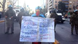 altText(Se fue Boric y entró Kast: siguen pasando bala contra la juventud)}