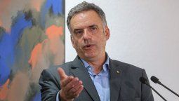 altText(A 43% llega el respaldo ciudadano a la gestión de Yamandú Orsi)}