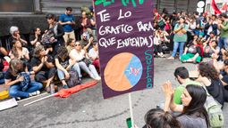 altText(Sindicato del Mides para y se manifiesta por rebaja salarial)}