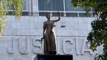 Investigan hostigamiento contra periodistas en Paraguay financiado con fondos públicos