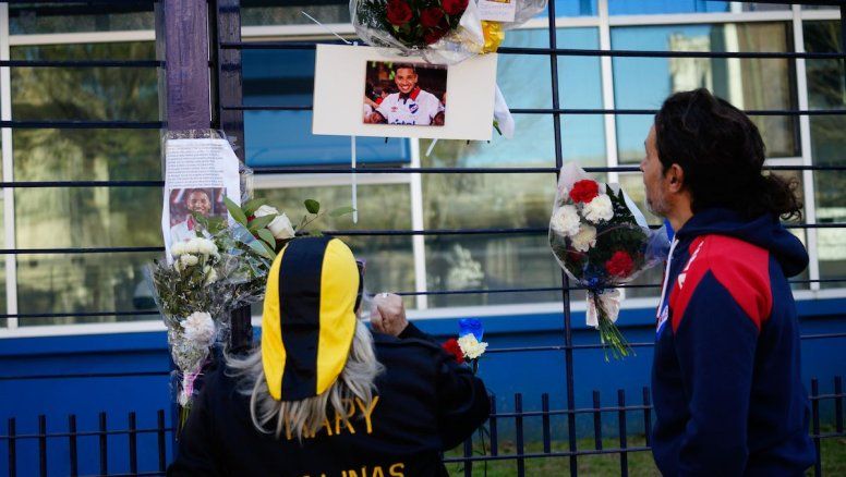 Peñarol: jugadores, técnicos, dirigentes e hinchas asisten al velatorio de Izquierdo