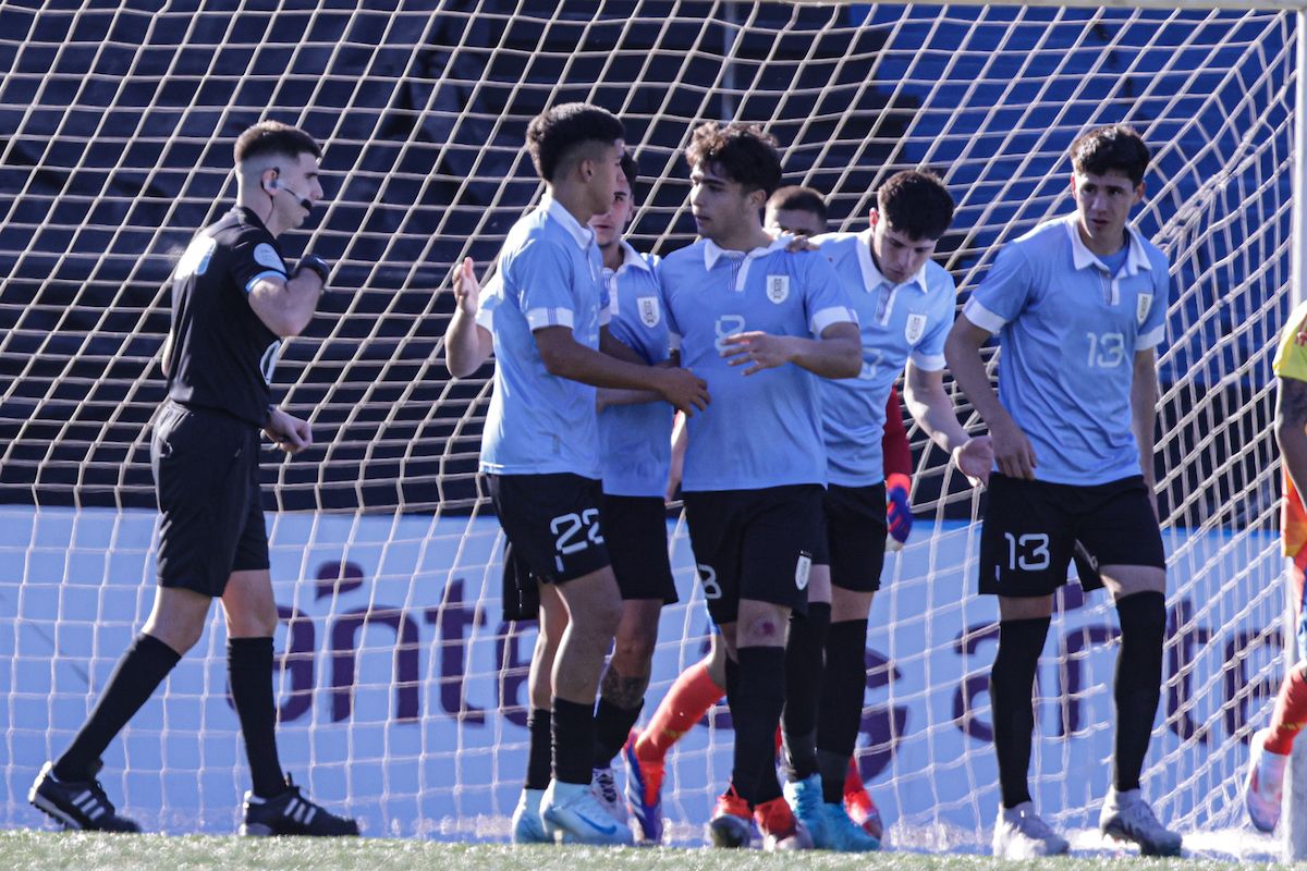 Uruguay confirmó su amistoso de despedida.