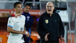 altText(El enojo de Bielsa con un jugador de la selección que pone en riesgo su presencia en el Mundial)}