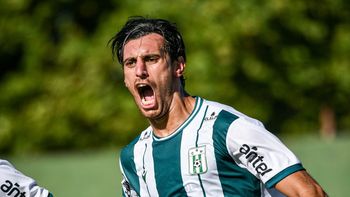 Racing sufrió y ganó de manera agónica ante un River Plate en crisis