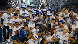 altText(Tres uruguayos campeones con Vélez Sarsfield)}