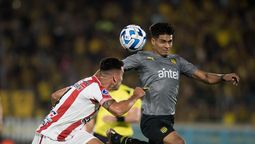 altText(Peñarol le dio una paliza a River con un Arezo intratable)}