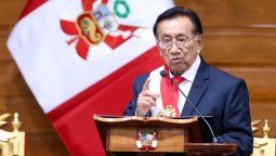 altText(José María Balcázar nuevo presidente interino del Perú tras decisión del Congreso)}